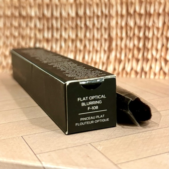 URBAN DECAY UD PRO FLAT OPTICAL BLURRING BRUSH AIRBRUSH PERFECT SETTING DETAIL - Picture 3 of 3